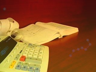 报喜鸟超8亿定增遭“追问”募资能否拉动业绩推高市值待观察